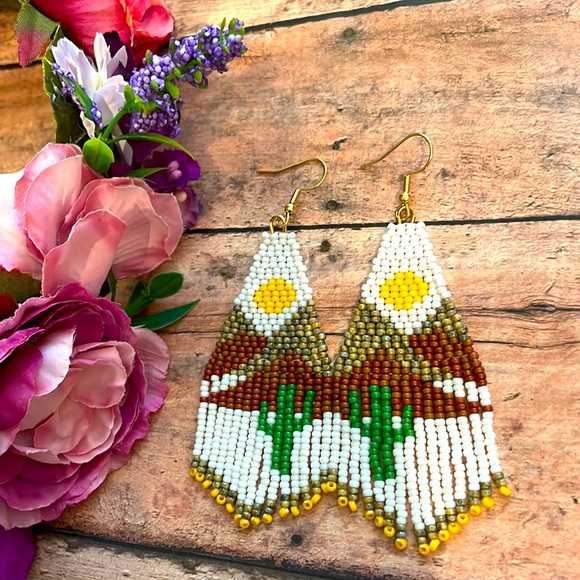 Little cactus Beaded Earring - Picture 2 of 5